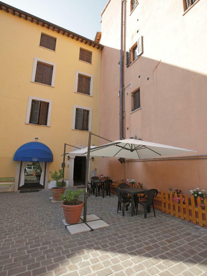 Il Cavallino Fossombrone Exteriér fotografie
